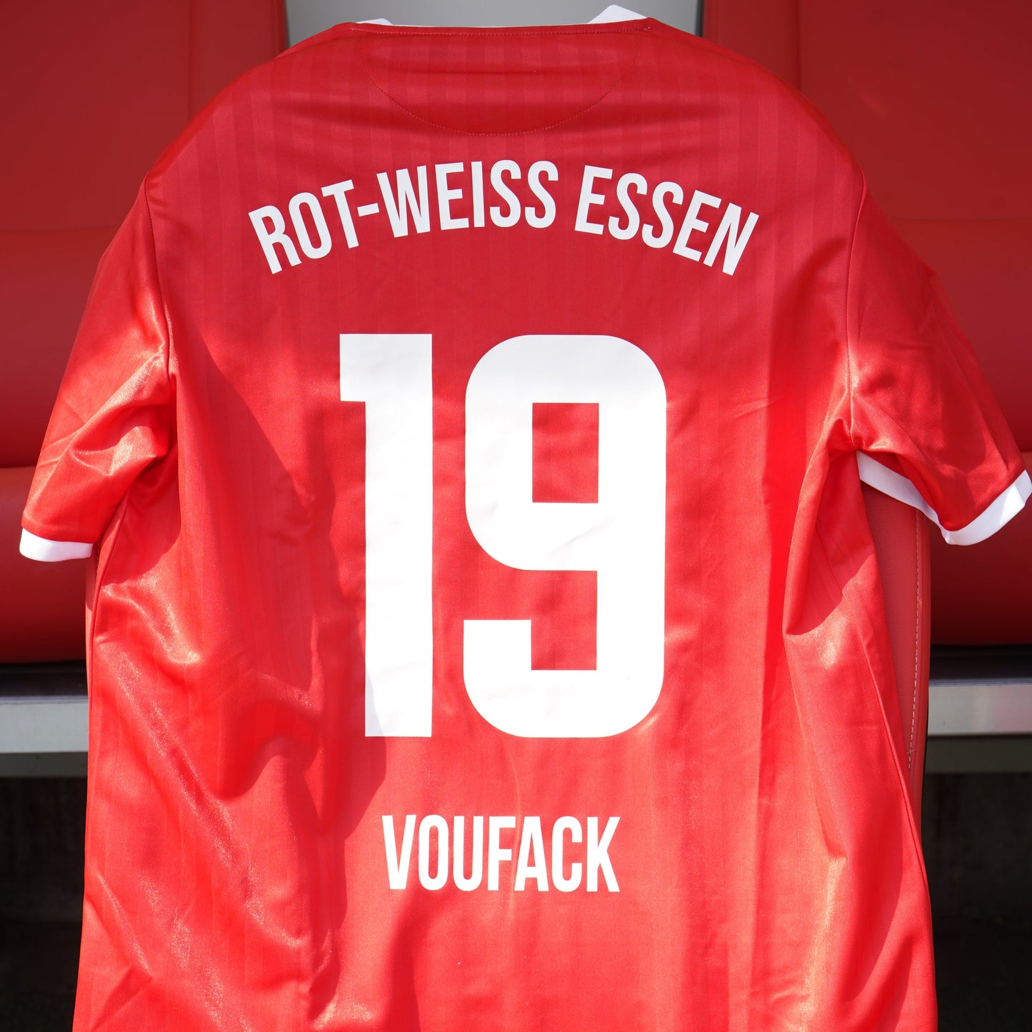 Sondertrikot „70 Jahre DM“ | vs. Rostock 24/25 | Eric Voufack