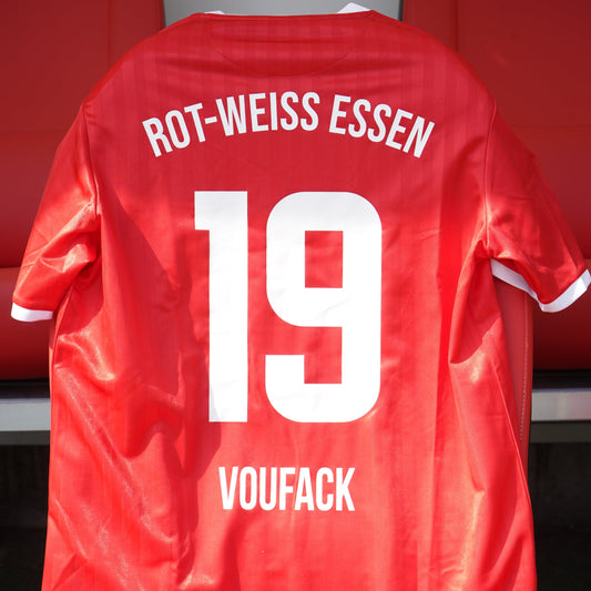 Sondertrikot „70 Jahre DM“ | vs. Rostock 24/25 | Eric Voufack