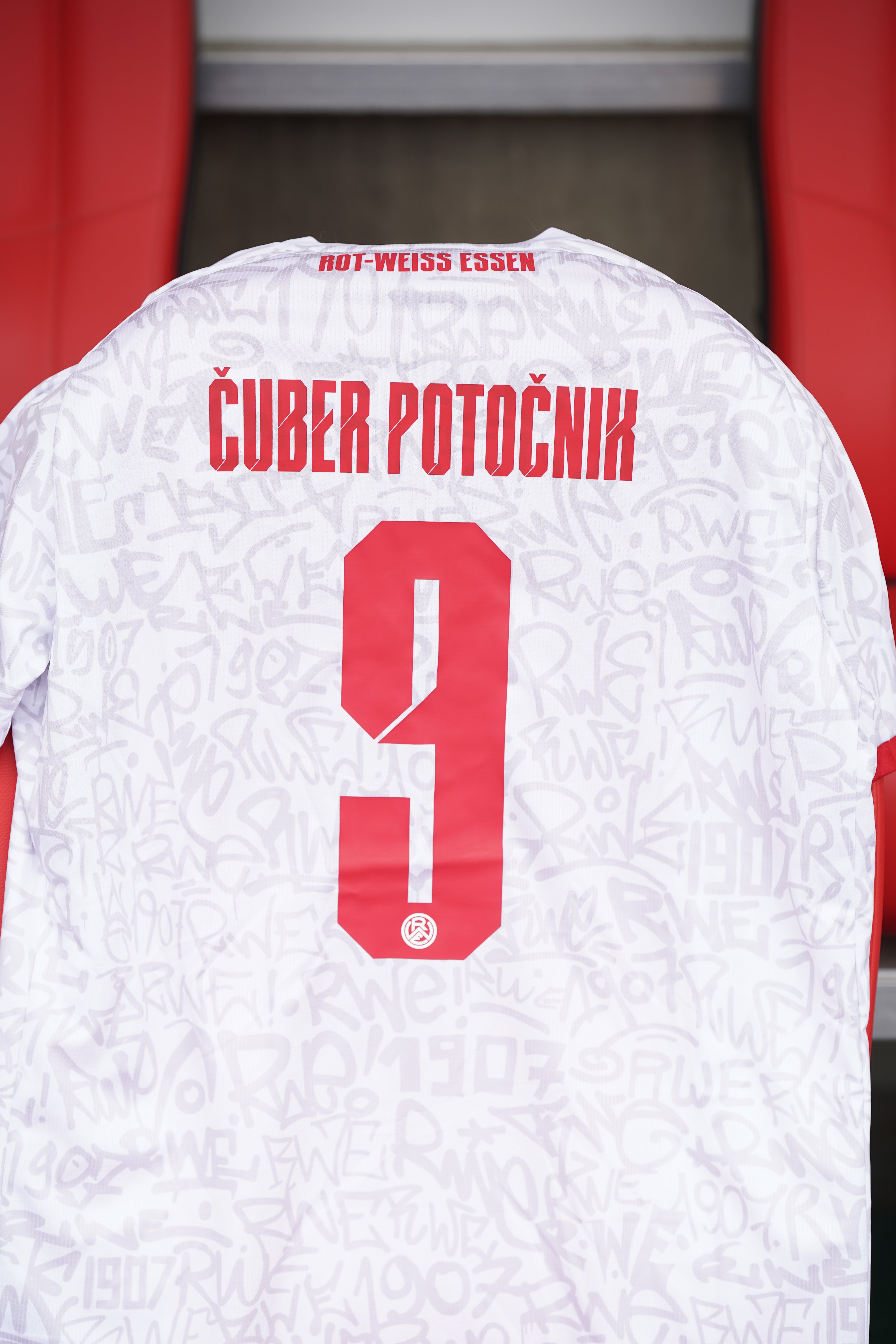 DFB-Pokal-Trikot | vs. BVB 25/26 | #9 Cuber Potocnik - signiert